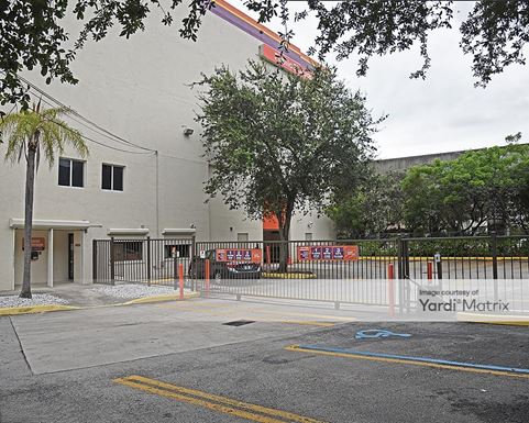 Source URL: https://cdnsc.rentcafe.com/dmslivecafe/3/1063503/1063503-1-3.jpg?width=-1&height=385&quality=80