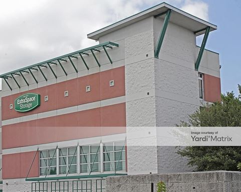 Source URL: https://cdnsc.rentcafe.com/dmslivecafe/3/1063513/1063513-1-2.jpg?width=-1&height=385&quality=80