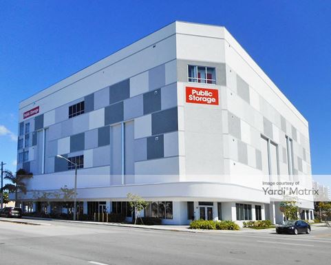 Self Storage Units Near 2190 SW 8th St at Public Storage Miami