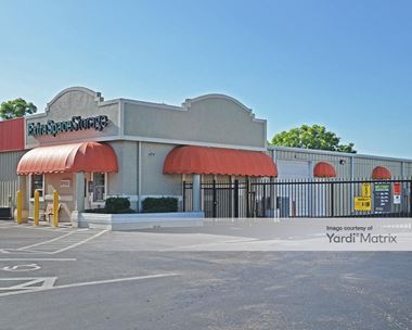 Self Storage Units at 275 Goodlette Frank Rd, Naples, FL