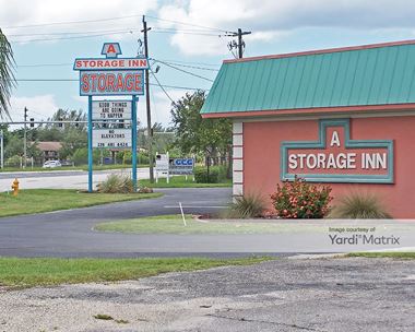 Storage Units for Rent available at 13990 McGregor Blvd, Fort Myers, FL 33919
