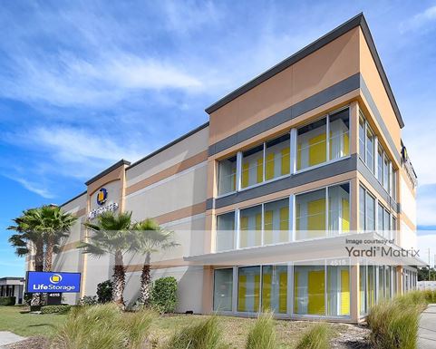 Source URL: https://cdnsc.rentcafe.com/dmslivecafe/3/1063567/1063567-1-2.jpg?width=-1&height=385&quality=80