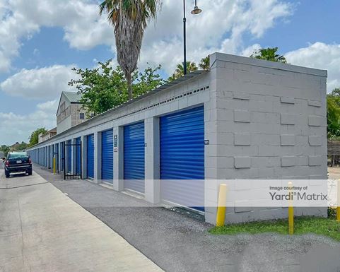 Source URL: https://cdnsc.rentcafe.com/dmslivecafe/3/1063605/1063605-1-2.jpg?width=-1&height=385&quality=80