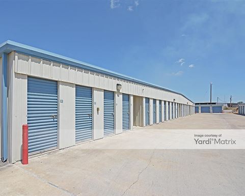 Source URL: https://cdnsc.rentcafe.com/dmslivecafe/3/1063607/1063607-1-3.jpg?width=-1&height=385&quality=80