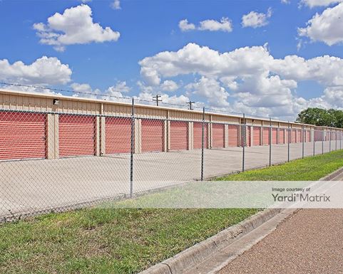 Source URL: https://cdnsc.rentcafe.com/dmslivecafe/3/1063615/1063615-1-5.jpg?width=-1&height=385&quality=80