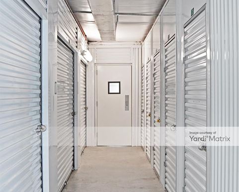 Source URL: https://cdnsc.rentcafe.com/dmslivecafe/3/1063621/1063621-1-5.jpg?width=-1&height=385&quality=80