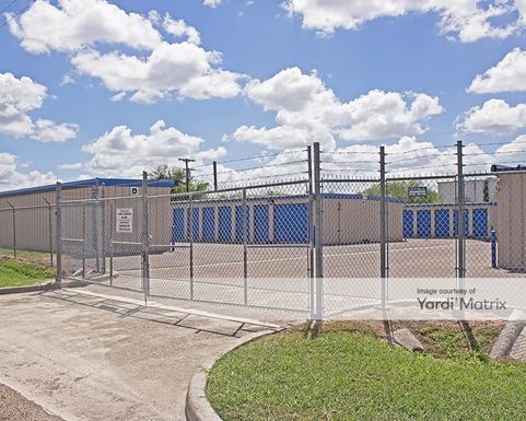 Source URL: https://cdnsc.rentcafe.com/dmslivecafe/3/1063626/1063626-1-4.jpg?width=-1&height=385&quality=80