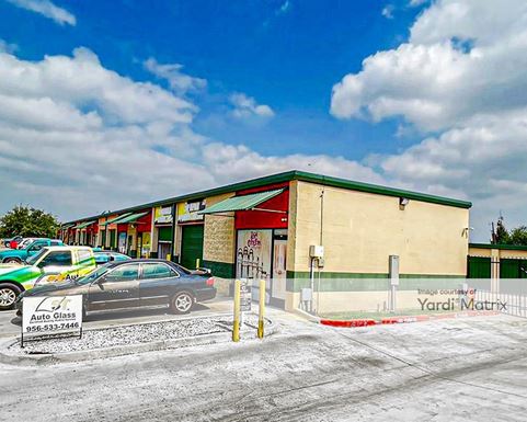 Source URL: https://cdnsc.rentcafe.com/dmslivecafe/3/1063630/1063630-1-4.jpg?width=-1&height=385&quality=80