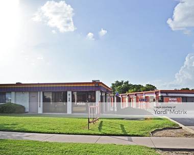 Storage Units for Rent available at 8128 North Lamar Blvd, Austin, TX 78753