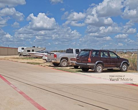 Source URL: https://cdnsc.rentcafe.com/dmslivecafe/3/1063767/1063767-1-4.jpg?width=-1&height=385&quality=80