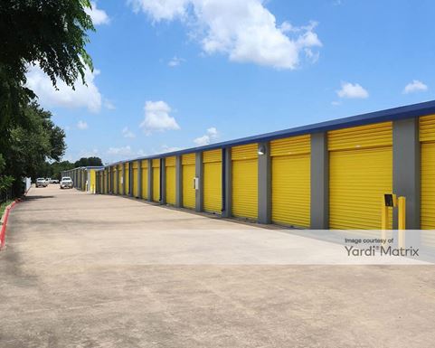 Source URL: https://cdnsc.rentcafe.com/dmslivecafe/3/1063773/1063773-1-4.jpg?width=-1&height=385&quality=80