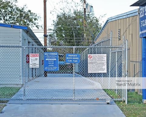 Source URL: https://cdnsc.rentcafe.com/dmslivecafe/3/1063796/1063796-1-5.jpg?width=-1&height=385&quality=80