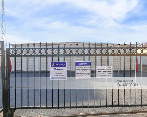 Source URL: https://cdnsc.rentcafe.com/dmslivecafe/3/1063812/1063812-1-3.jpg?width=-1&height=385&quality=80