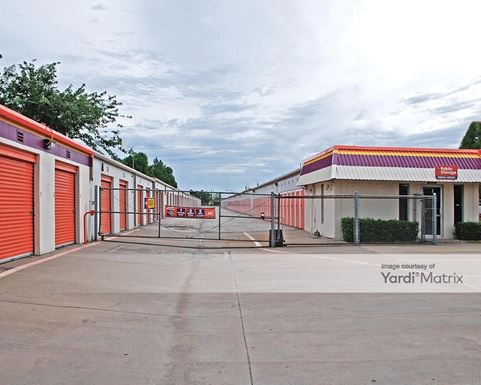 Source URL: https://cdnsc.rentcafe.com/dmslivecafe/3/1063821/1063821-1-2.jpg?width=-1&height=385&quality=80