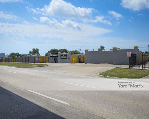 Source URL: https://cdnsc.rentcafe.com/dmslivecafe/3/1063834/1063834-1-5.jpg?width=-1&height=385&quality=80