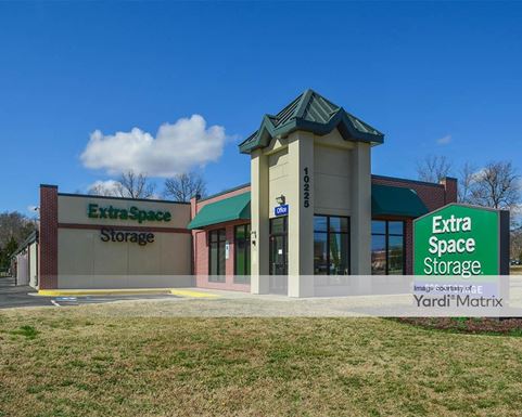 Source URL: https://cdnsc.rentcafe.com/dmslivecafe/3/1063876/1063876-1-3.jpg?width=-1&height=385&quality=80