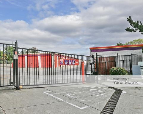 Source URL: https://cdnsc.rentcafe.com/dmslivecafe/3/1063925/1063925-1-4.jpg?width=-1&height=385&quality=80