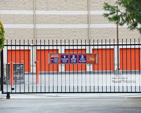 Source URL: https://cdnsc.rentcafe.com/dmslivecafe/3/1063986/1063986-1-4.jpg?width=-1&height=385&quality=80