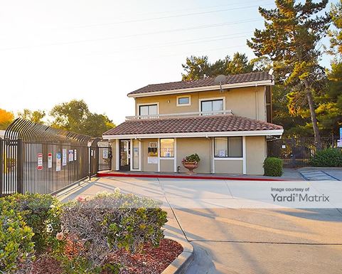 Source URL: https://cdnsc.rentcafe.com/dmslivecafe/3/1063995/1063995-1-4.jpg?width=-1&height=385&quality=80