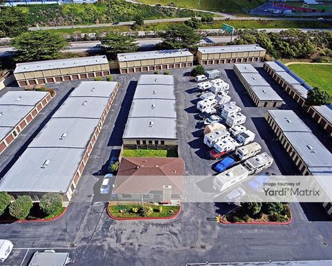 Source URL: https://cdnsc.rentcafe.com/dmslivecafe/3/1064032/1064032-1-4.jpg?width=-1&height=385&quality=80