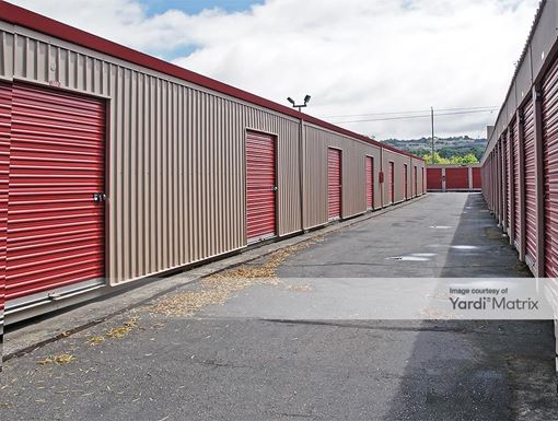 Source URL: https://cdnsc.rentcafe.com/dmslivecafe/3/1064061/1064061-1-4.jpg?width=-1&height=385&quality=80