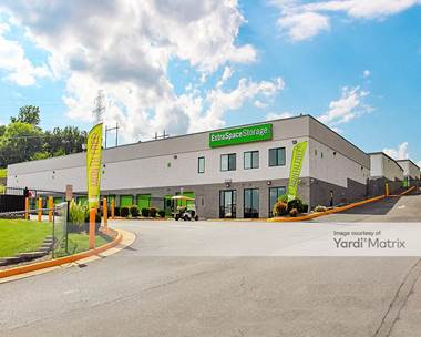 Storage Units for Rent available at 16780 Richmond Hwy, Dumfries, VA 22026