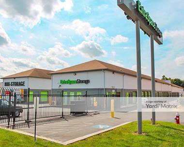 Storage Units for Rent available at 14518 Lee Road, Chantilly, VA 20151