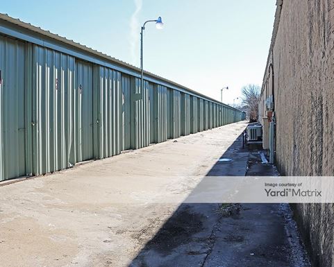 Source URL: https://cdnsc.rentcafe.com/dmslivecafe/3/1064165/1064165-1-5.jpg?width=-1&height=385&quality=80