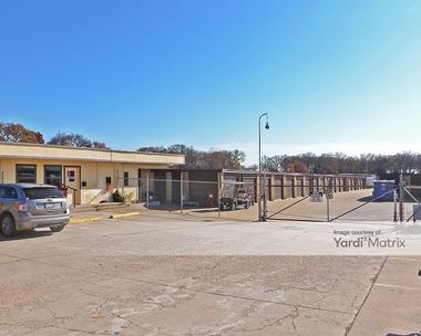 Storage Units for Rent available at 2200 Fort Worth Hwy, Weatherford, TX 76086