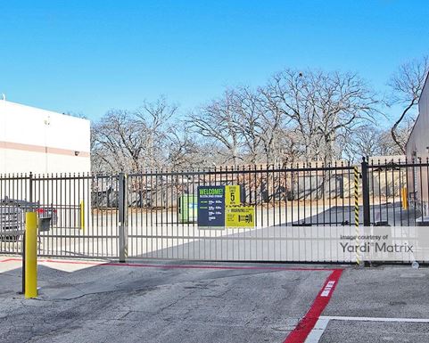 Source URL: https://cdnsc.rentcafe.com/dmslivecafe/3/1064212/1064212-1-3.jpg?width=-1&height=385&quality=80