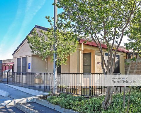 Source URL: https://cdnsc.rentcafe.com/dmslivecafe/3/1064228/1064228-1-5.jpg?width=-1&height=385&quality=80