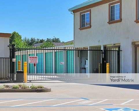 Source URL: https://cdnsc.rentcafe.com/dmslivecafe/3/1064232/1064232-1-4.jpg?width=-1&height=385&quality=80