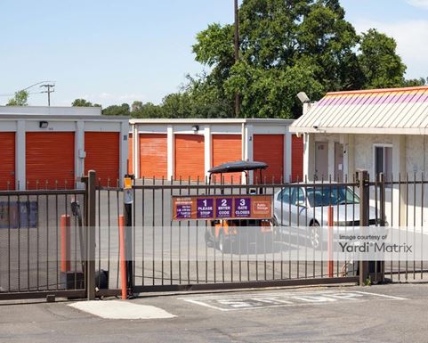 Source URL: https://cdnsc.rentcafe.com/dmslivecafe/3/1064241/1064241-1-4.jpg?width=-1&height=385&quality=80