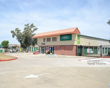 Storage Units for Rent available at 1353 Florin Road, Sacramento, CA 95822