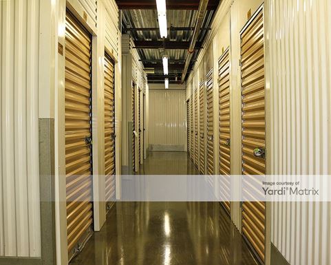 Source URL: https://cdnsc.rentcafe.com/dmslivecafe/3/1064266/1064266-1-5.jpg?width=-1&height=385&quality=80