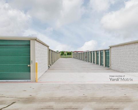 Source URL: https://cdnsc.rentcafe.com/dmslivecafe/3/1064326/1064326-1-4.jpg?width=-1&height=385&quality=80