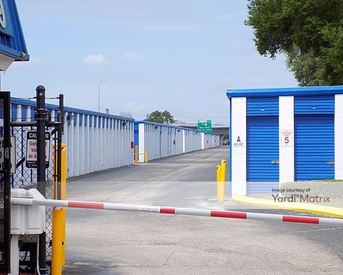 Source URL: https://cdnsc.rentcafe.com/dmslivecafe/3/1064394/1064394-1-5.jpg?width=-1&height=385&quality=80