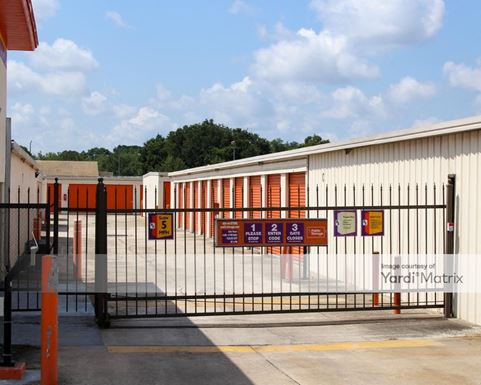 Source URL: https://cdnsc.rentcafe.com/dmslivecafe/3/1064497/1064497-1-2.jpg?width=-1&height=385&quality=80