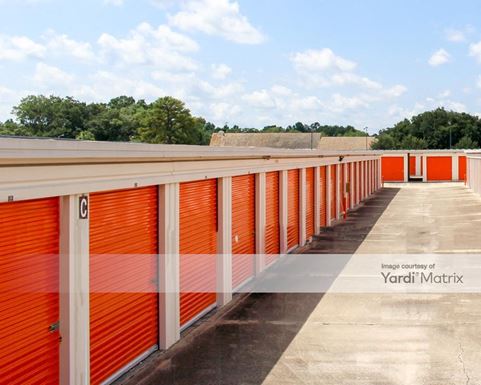 Source URL: https://cdnsc.rentcafe.com/dmslivecafe/3/1064497/1064497-1-3.jpg?width=-1&height=385&quality=80