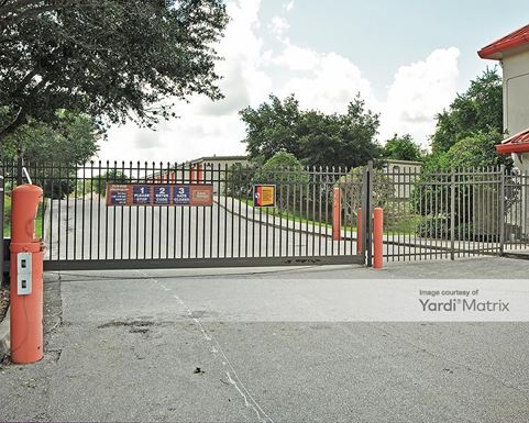 Source URL: https://cdnsc.rentcafe.com/dmslivecafe/3/1064498/1064498-1-2.jpg?width=-1&height=385&quality=80