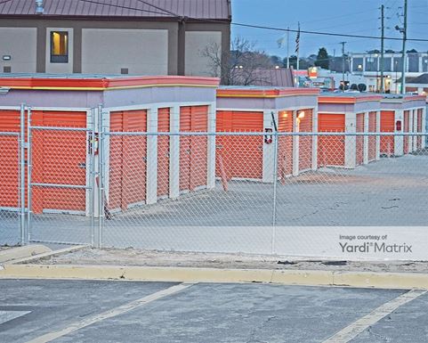 Source URL: https://cdnsc.rentcafe.com/dmslivecafe/3/1064638/1064638-1-4.jpg?width=-1&height=385&quality=80