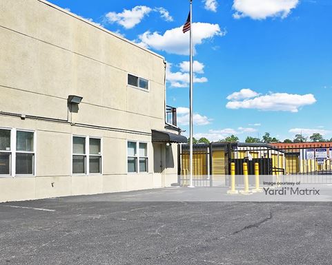 Source URL: https://cdnsc.rentcafe.com/dmslivecafe/3/1064686/1064686-1-2.jpg?width=-1&height=385&quality=80