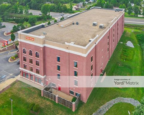 Source URL: https://cdnsc.rentcafe.com/dmslivecafe/3/1064694/1064694-1-3.jpg?width=-1&height=385&quality=80