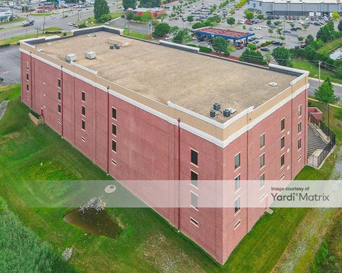 Source URL: https://cdnsc.rentcafe.com/dmslivecafe/3/1064694/1064694-1-4.jpg?width=-1&height=385&quality=80