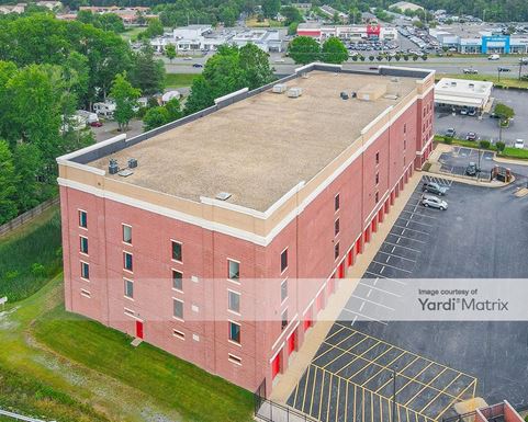 Source URL: https://cdnsc.rentcafe.com/dmslivecafe/3/1064694/1064694-1-5.jpg?width=-1&height=385&quality=80