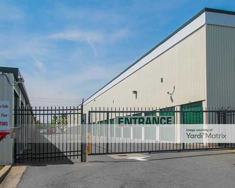 Source URL: https://cdnsc.rentcafe.com/dmslivecafe/3/1064695/1064695-1-3.jpg?width=-1&height=385&quality=80