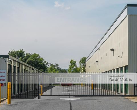 Source URL: https://cdnsc.rentcafe.com/dmslivecafe/3/1064695/1064695-1-5.jpg?width=-1&height=385&quality=80