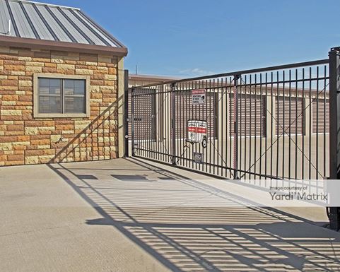 Source URL: https://cdnsc.rentcafe.com/dmslivecafe/3/1064715/1064715-1-4.jpg?width=-1&height=385&quality=80