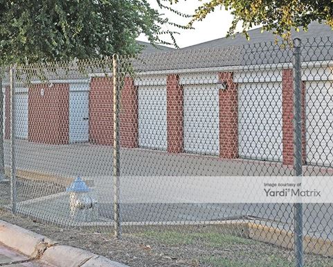 Source URL: https://cdnsc.rentcafe.com/dmslivecafe/3/1064721/1064721-1-4.jpg?width=-1&height=385&quality=80