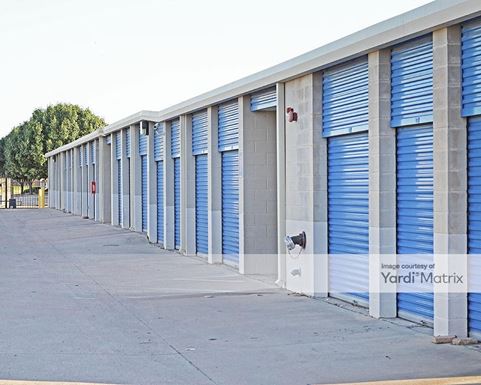 Source URL: https://cdnsc.rentcafe.com/dmslivecafe/3/1064728/1064728-1-3.jpg?width=-1&height=385&quality=80